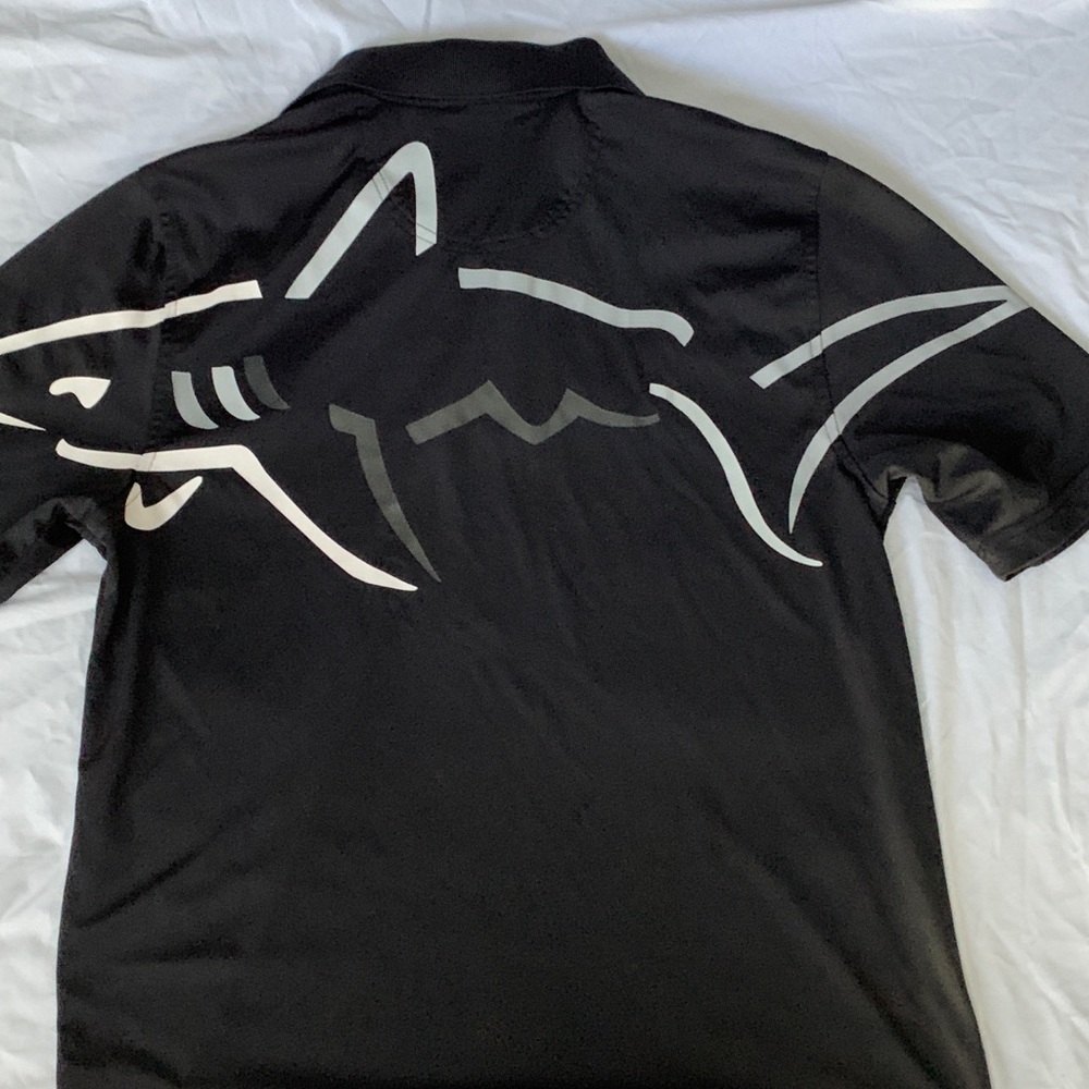 Greg Norman SHARK Play Dry 1/4 Zip polo - Picture 4 of 5